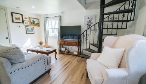 Hadley Hideaway Cottage