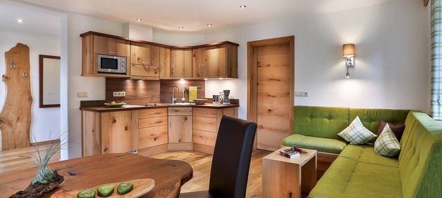 Halsalm- 2-Zimmer Ferienwohnung, 2 Pers., Dusche/WC, Südbalkon, 50 qm, TV, Küche, separates Schlafzimmer, inkl. Frühstück