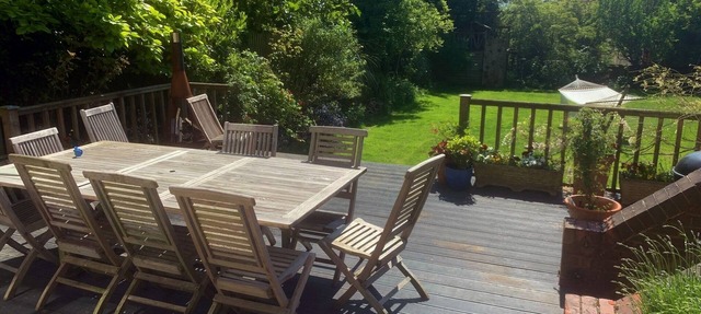 Hampstead haven - 2BR 2BA - private deck & 425sqm garden, gated parking