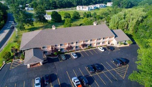 Hampton Falls Inn