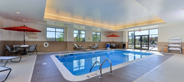 Hampton Inn & Suites California University-Pittsburgh