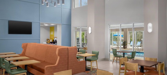 Hampton Inn & Suites Clinton - I-26