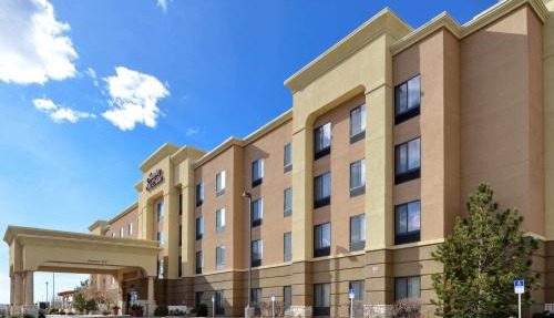 Hampton Inn & Suites - Coors Road