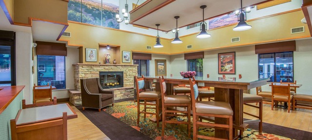 Hampton Inn & Suites Los Alamos White Rock