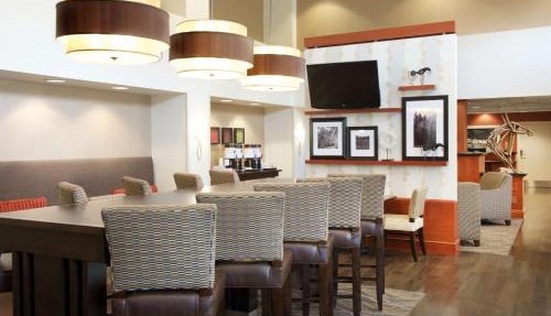 Hampton Inn & Suites Pittsburgh-Meadow Lands