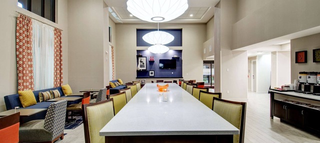 Hampton Inn & Suites Springfield/Downtown