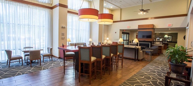 Hampton Inn & Suites Tilton