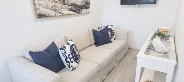 Hampton Style Coastal Apartment