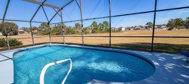 Handicap Accessible Pool Privacy Quiet Neighborhood