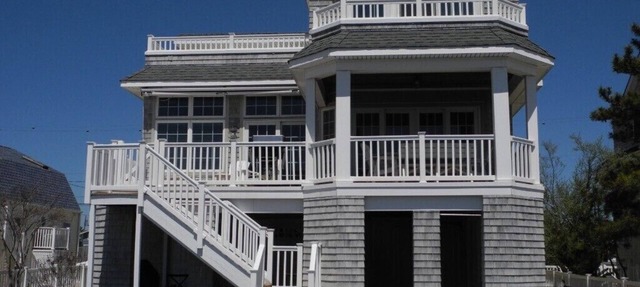 Harbormaster's Waterfront Hideaway