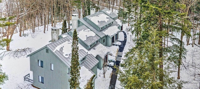 Hartford Escape w/Fire Pit ~ 3 Mi to Ski & Golf!