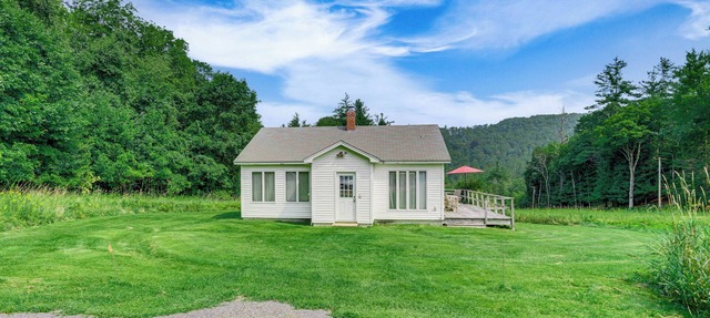 Hawley Home w/Deck: 4 Mi to Berkshire East Resort