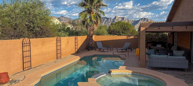 Heated Pool & Spa: Catalina Mtn-View Home!