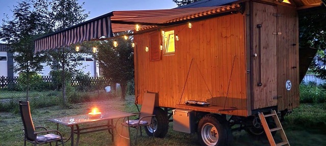 Heated shepherd's cart/construction trailer