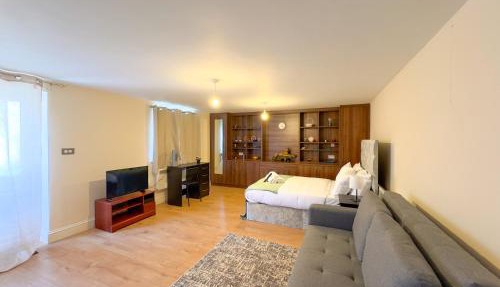 Heathrow Lodge BnB