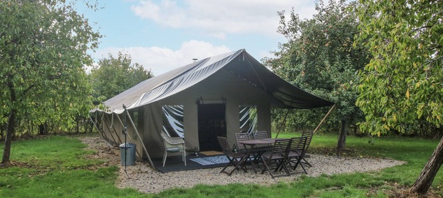 HEDGEROW, pet friendly, with hot tub in Bewdley