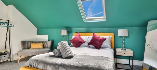 ★Hidden Gem★4 Bed Cosy Home ✔Top Location✔