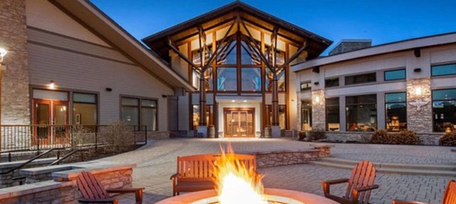 Highland Double | Steps to Slopes & Pool