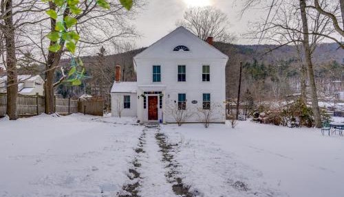 Hike, Fish & Ski: Riverside Barn Loft in Lee