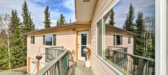 Hillside Anchorage Home by Hiking & Biking Trails!