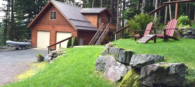 Hillside Haven - Secluded Guest Suite with Your Own Private Spa.