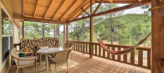 'Hilltop Hideout' w/Peaceful Mountain Views