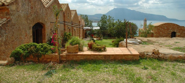 Historical Villa bordering the sea coast in the Natural Reserve of Monte Cofano
