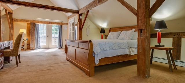 Historic Toad Hall Carriage House 200 acres w pool