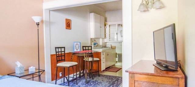 Historical Studio Apartment in Downtown Seward with Mt. Marathon View