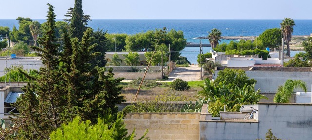 Holiday Accommodation "Villa Grecale" with garden and walking distance to the sea