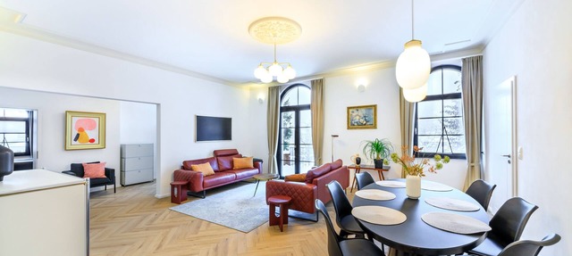 Holiday Apartment "Schlossplatz Vogtland" with Private Terrace, Private Sauna & Wi-Fi
