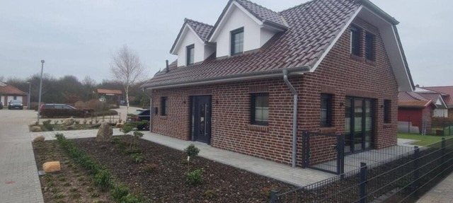 Holiday Home 'Emily' with Lake View, Private Terrace and Wi-Fi