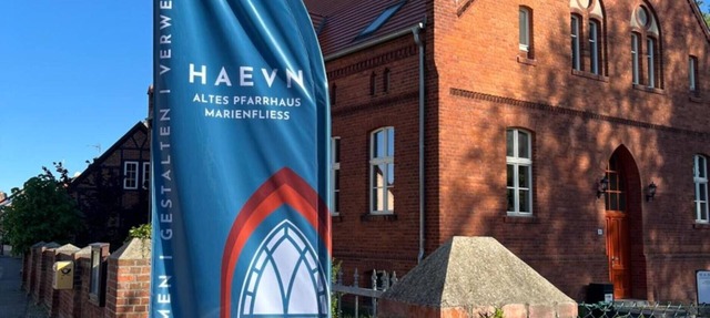 Holiday Home 'Haevn Altes Pfarrhaus Marienfließ' with Private Terrace, Private Garden and Wi-Fi