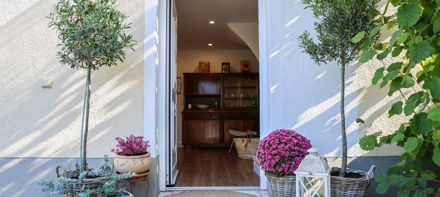 Holiday Home 'Second Home' with Private Terrace, Garden, and Wi-Fi