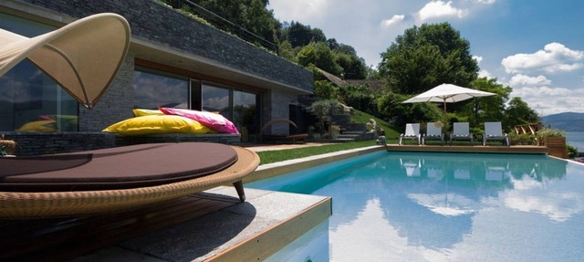 holiday vacation large villa rental italy, italian lakes district, lake maggiore, lakeside, pool, walk to town, air cond
