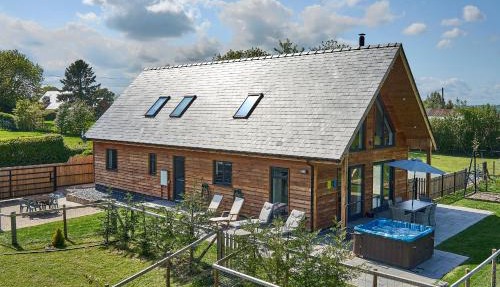 Holly Lodge