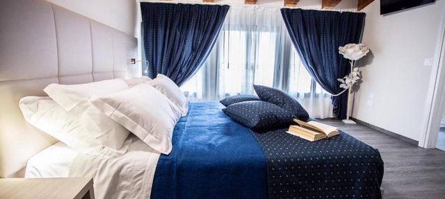 HOME HOTEL