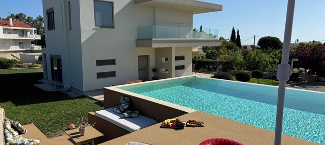Home21 | Spacious elegant villa- 5 min from the beach!