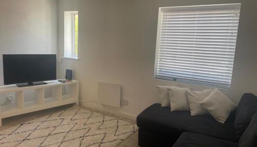 Horsforth Studios- A Home From Home Perfectly Located 6 minutes to LBA Airport and a 1 Minute Walk to the Station- Sleeps up to 4