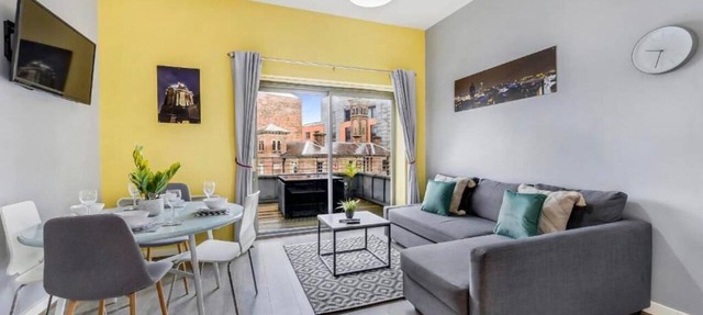 Host & Stay | Campbell Square Roof Terrace Apartment