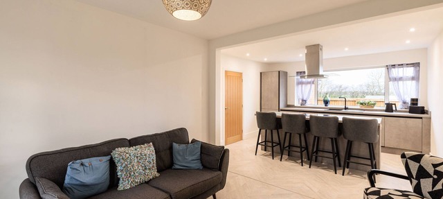 Host & Stay | Hawthorn Bank