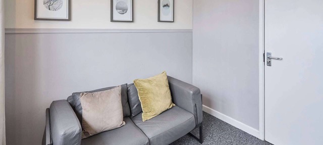 Host & Stay | Oldbury Road