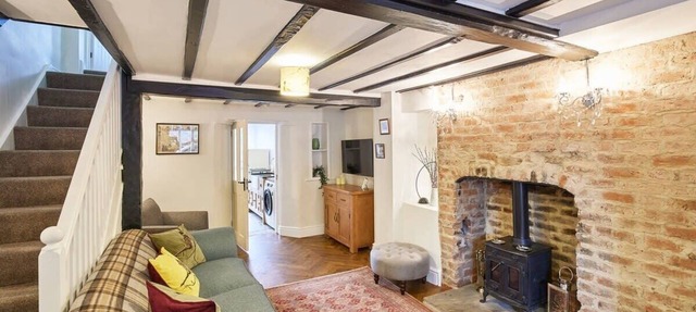 Host & Stay | Willow Cottage