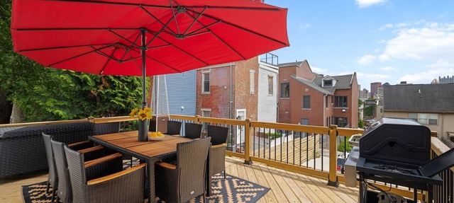 ★ HostWise Stays ★ Entertainment Haven, Hot Tub & Family-Friendly