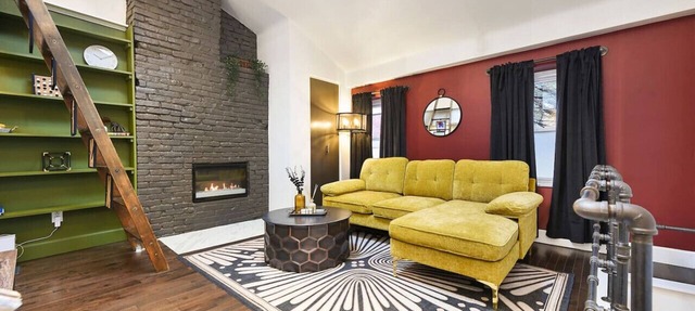 ★ HostWise Stays ★ King Bed Carriage House in Mexican War Streets