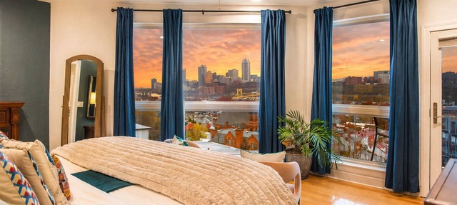 ★HostWise Stays★ Rooftop Deck | Garage | Balcony Views | Upscale!