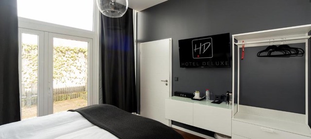 Hotel Deluxe