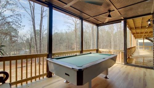 Huge 3-Unit Commerce Estate Near ATL Dragway!
