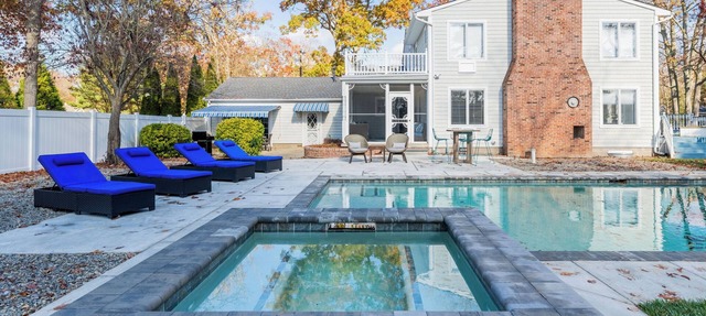 Huge 7 bedroom house - pool, hot tub, full bar, close to Avalon & Stone Harbor