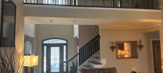 HUGE Spacious 5- BEDROOM/BATHROOM house with MANY MANY Amenities